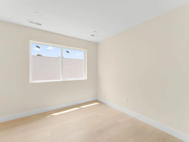 3463 Lawrence St — Photo 13