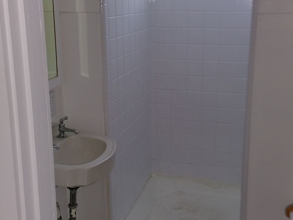 2nd image of 709 Ann St APT B