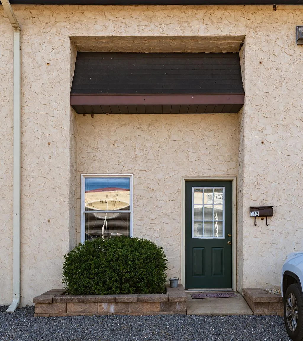 1 bed, 418 sqft, $1,200 — Photo 1