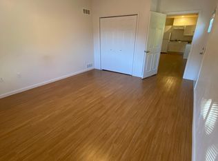 310 Station St APT 4A, Imperial, PA 15126