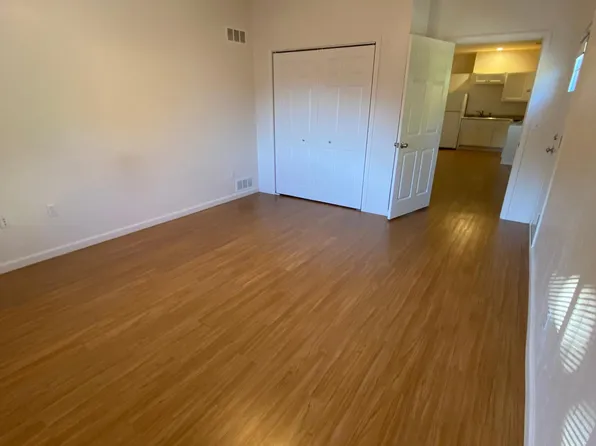 310 Station St APT 4A, Imperial, PA 15126