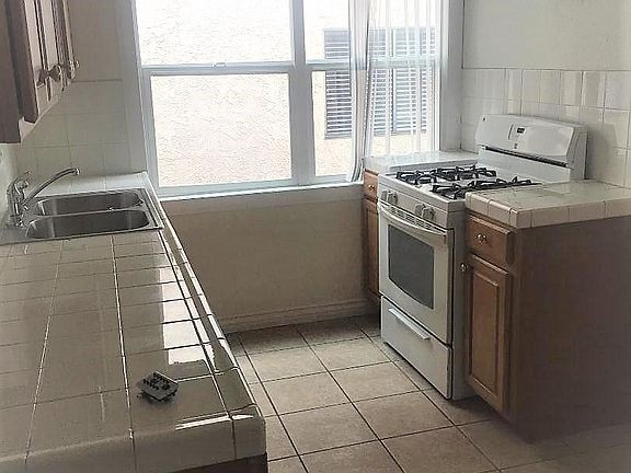 4th image of 125 S Cedar St APT 6