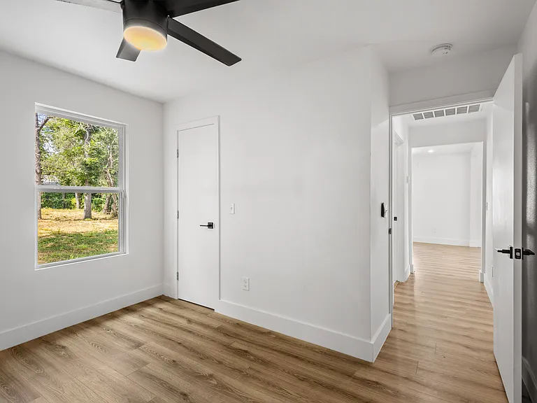 334 Cooper St — Photo 5