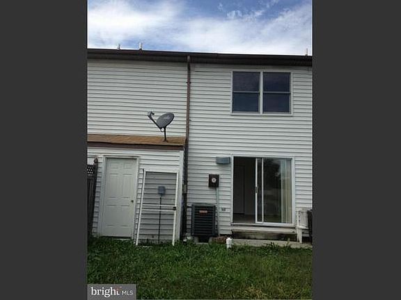 2nd image of 164 Hackberry Dr