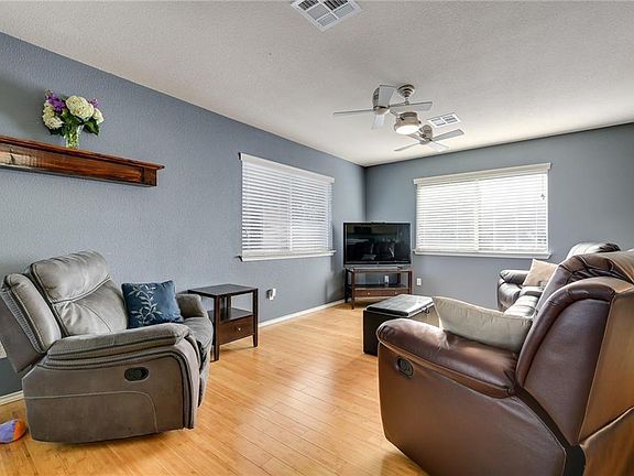 4th image of 218 Delby St