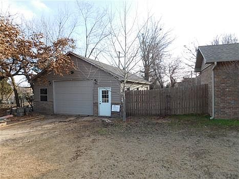 2nd image of 1105 E Bayless