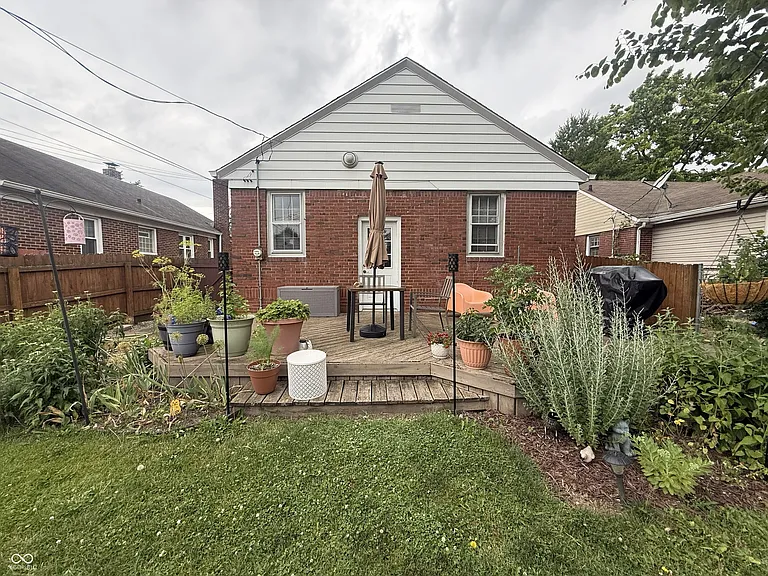1109 N Downey Ave — Photo 16