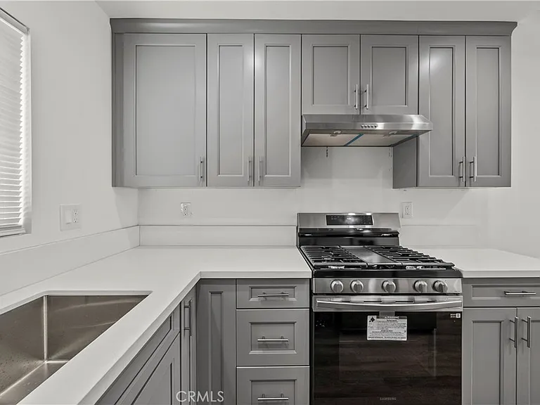 10556 Laurel Canyon Blvd — Photo 5