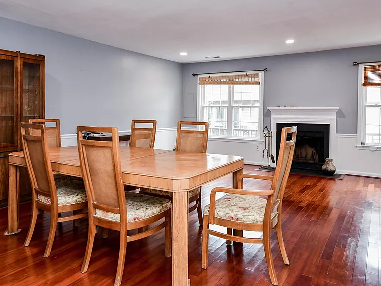 156 Barnsfield Ct — Photo 16