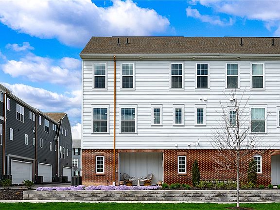 3rd image of 800 Gillian Ln
