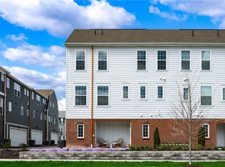 800 Gillian Ln, Cranberry Township, PA 16066