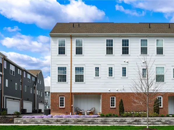 800 Gillian Ln, Cranberry Township, PA 16066