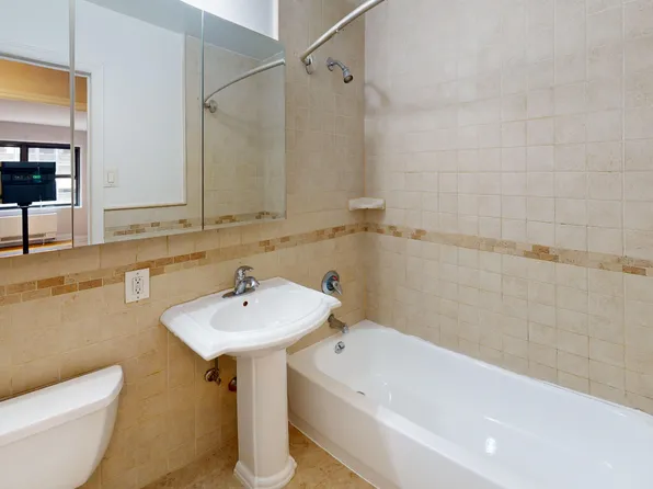 301 East 47th Street image 6 of 14