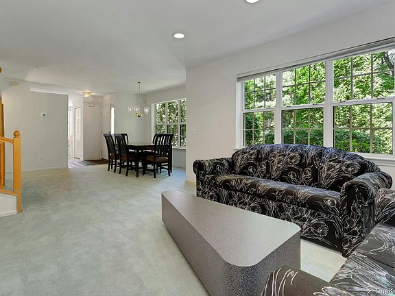5th image of 19 Pondview Lane #19