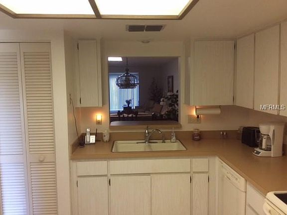 3rd image of 820 Maclaren Dr N APT C