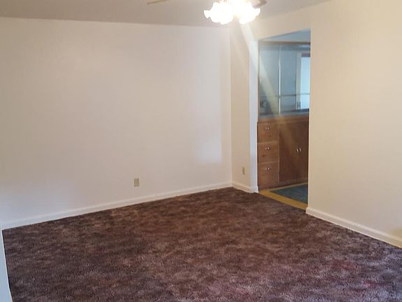 5th image of 549 N Water Ave APT 6
