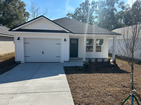 583 Brock Ave, Crestview, FL 32539