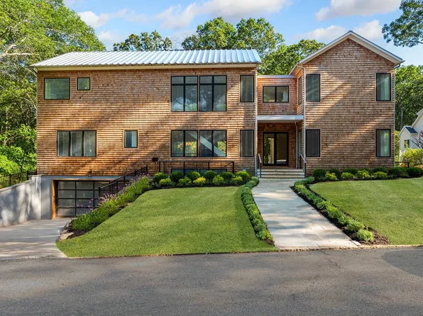 108 Harbor Watch Ct, Sag Harbor, NY 11963