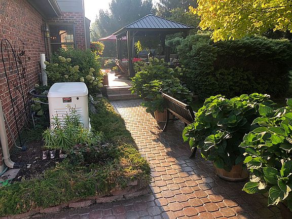 4th image of 646 Primrose Ln