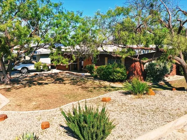 209 Avenue B, Ballinger, TX 76821