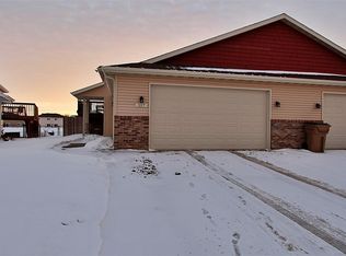 117 Mulberry Loop NE, Minot, ND 58703