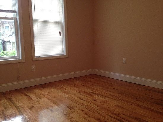 3rd image of 741 Vermont St