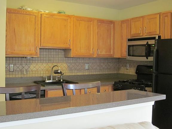 3rd image of 184 Cambridge Ct #F084