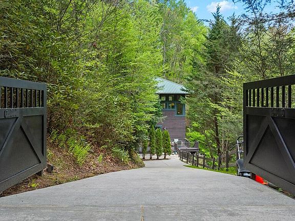 4th image of 685 Gold Mine Rd