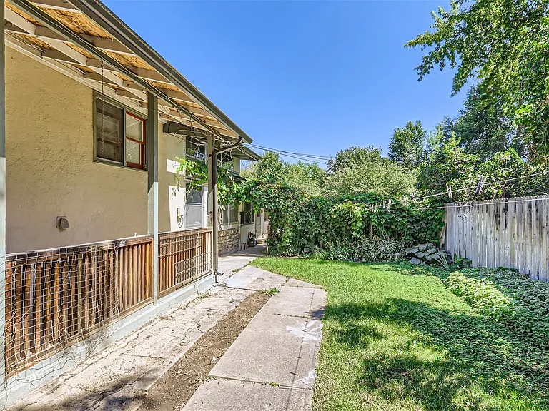 Side yard and entryway.