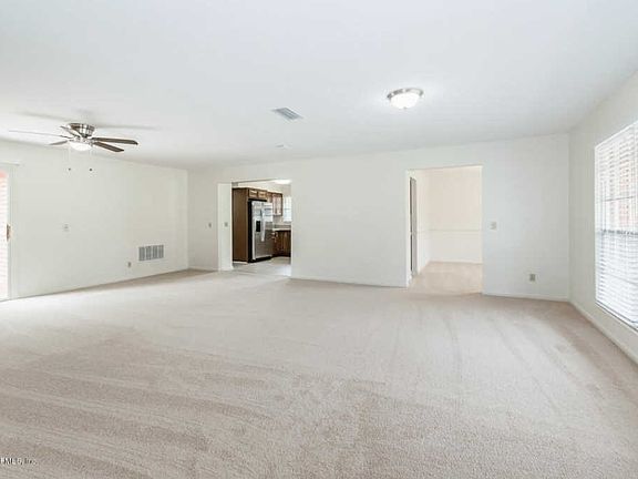 5th image of 3440 Shenandoah Dr W