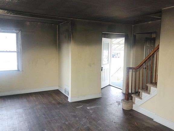 4th image of 3800 Fernhill Ave
