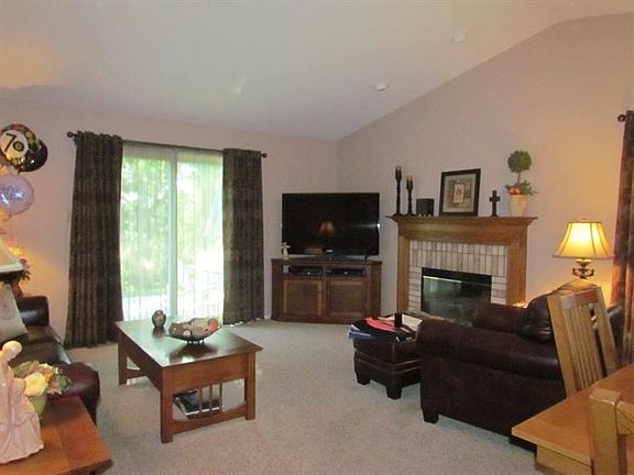 4th image of 11325 Valley Dr