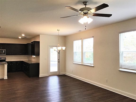 4th image of 195 Lindridge Dr