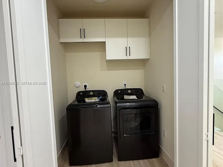 3326 Elizabeth St — Photo 39