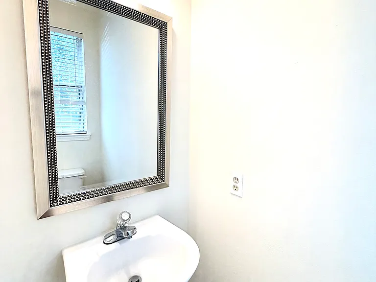 2543 Selkirk Ct — Photo 13
