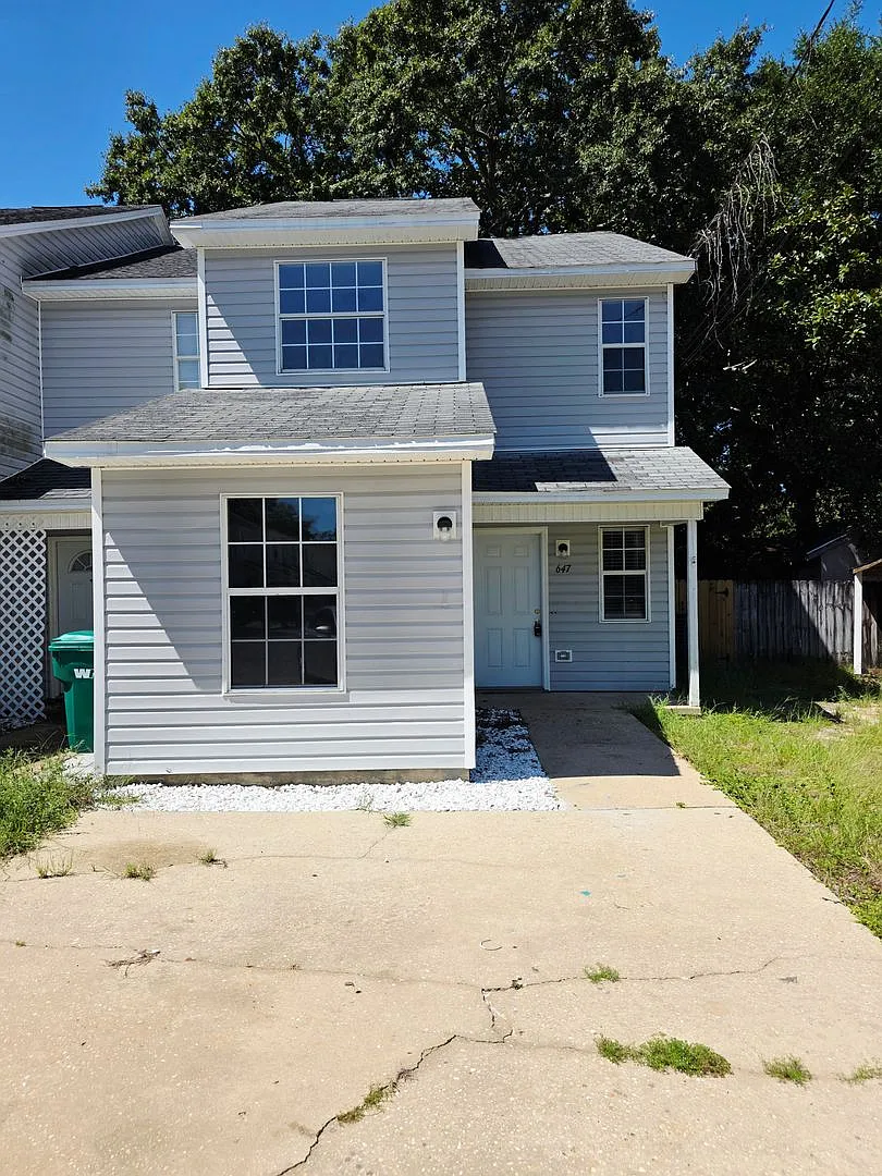 647 Virginia Oak Ct. Move-In Special: Half Off Your First Full Month's Rent! — Photo 3