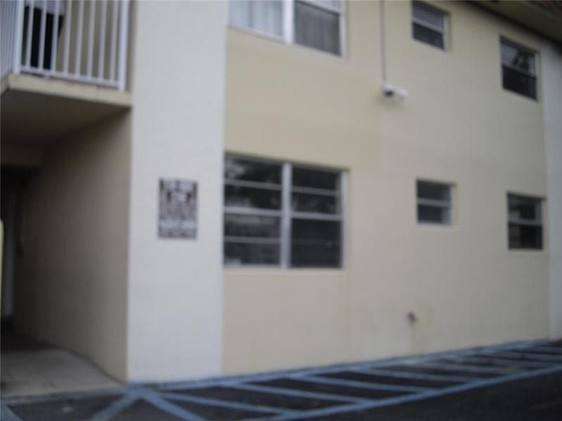1st image of 16118 NE 21st Ave APT 16