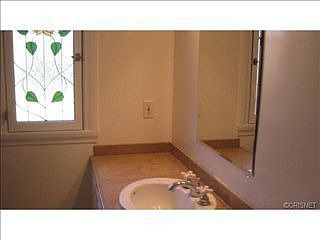 5th image of 1537 S Hayworth Ave