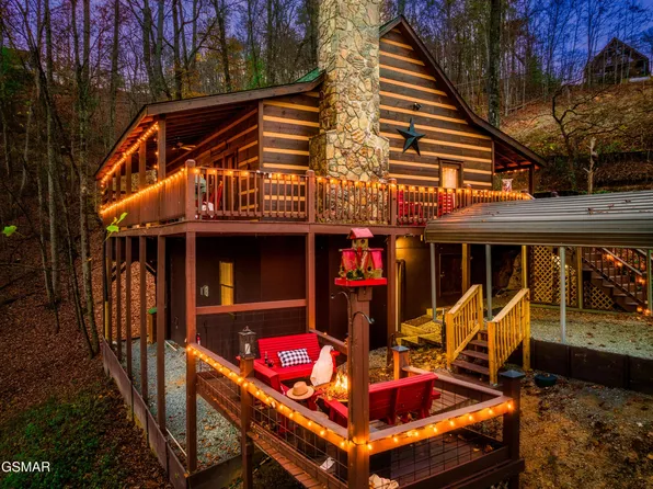 1839 Natures Ln, Sevierville, TN 37862