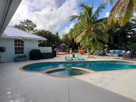 3rd image of 8374 SE Woodcrest Pl