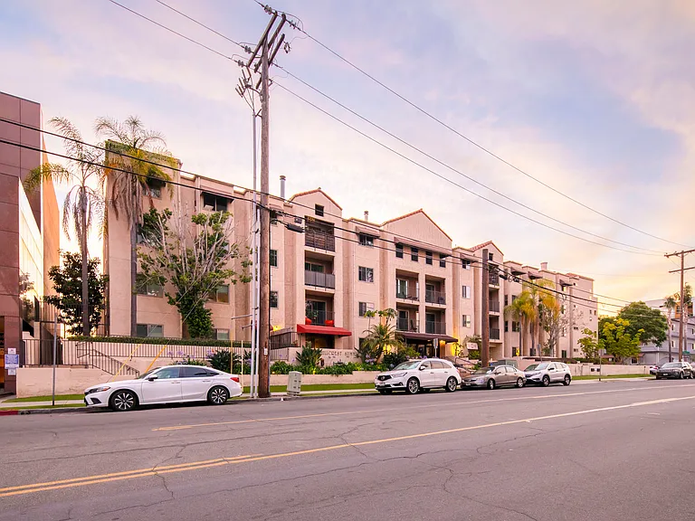 Hillcrest Summit Apartments — Photo 1