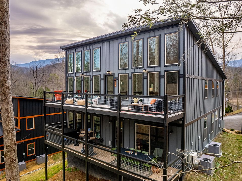 1st image of 456 Winfield Heights Rd