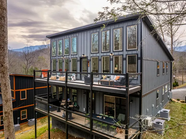 456 Winfield Heights Rd, Gatlinburg, TN 37738