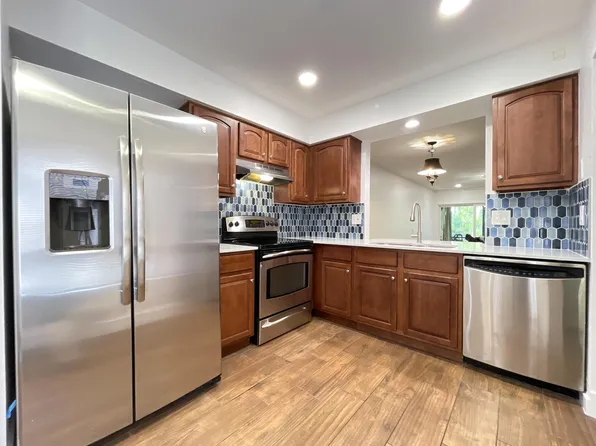 3948 NW 77th Ave, Hollywood, FL 33024