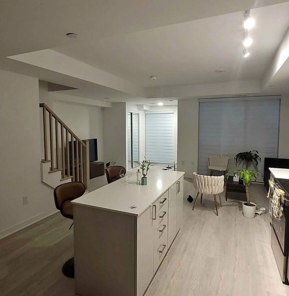 2 bed, $2,400 — Photo 4