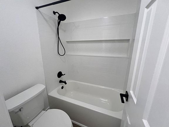 4th image of 450 Shady Bluff Dr Unit D