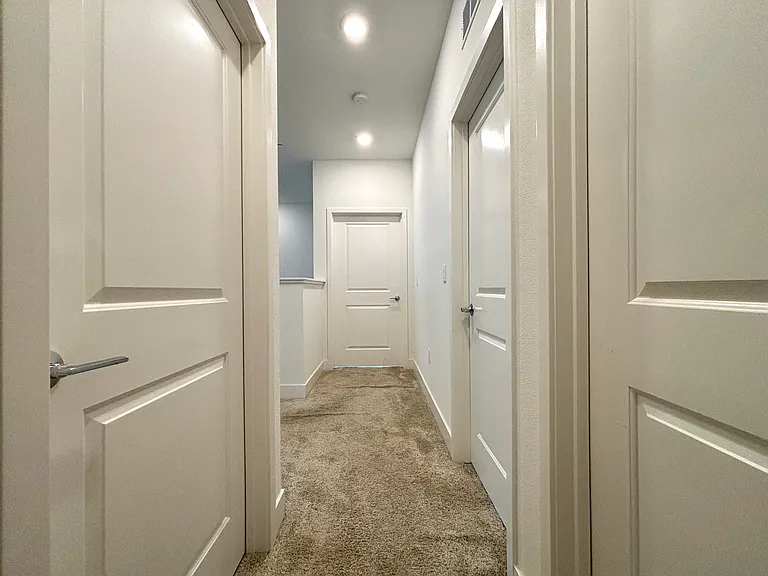 2051 Rosemary Dr — Photo 24
