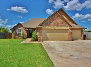 1700 Augusta Cir, Yukon, OK 73099