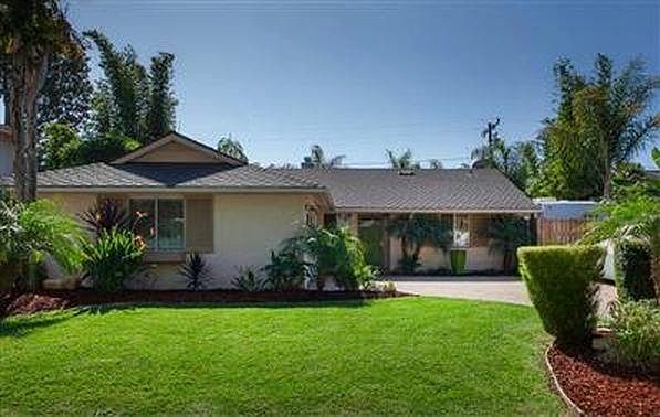 Front Yard (pictured with previous windows)