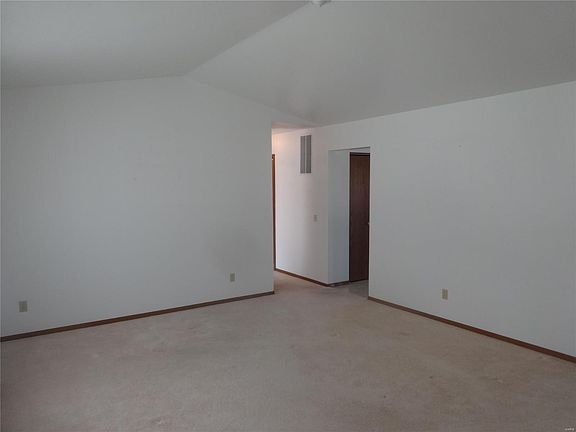 5th image of 427 Springwood Place Ct